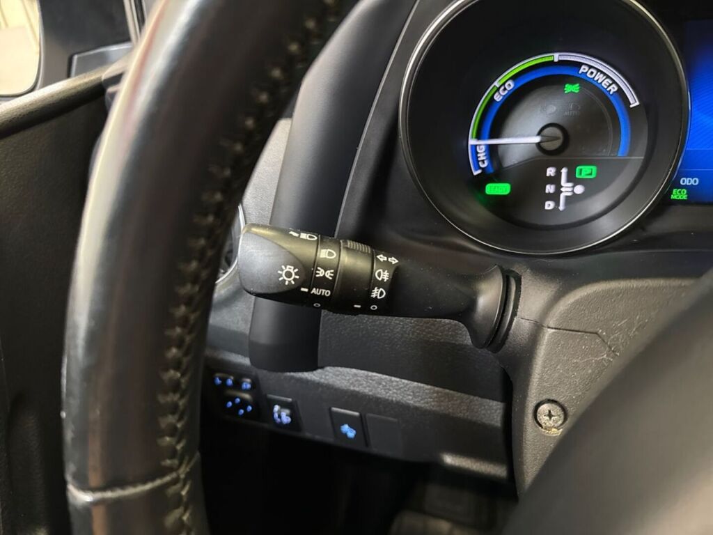 Toyota Auris 2018 Harmaa