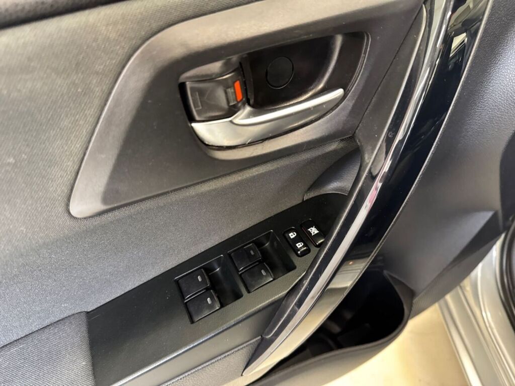 Toyota Auris 2018 Harmaa