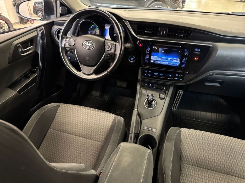 Toyota Auris 2018 Harmaa