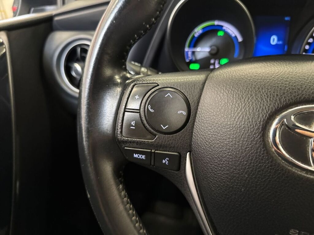Toyota Auris 2018 Harmaa