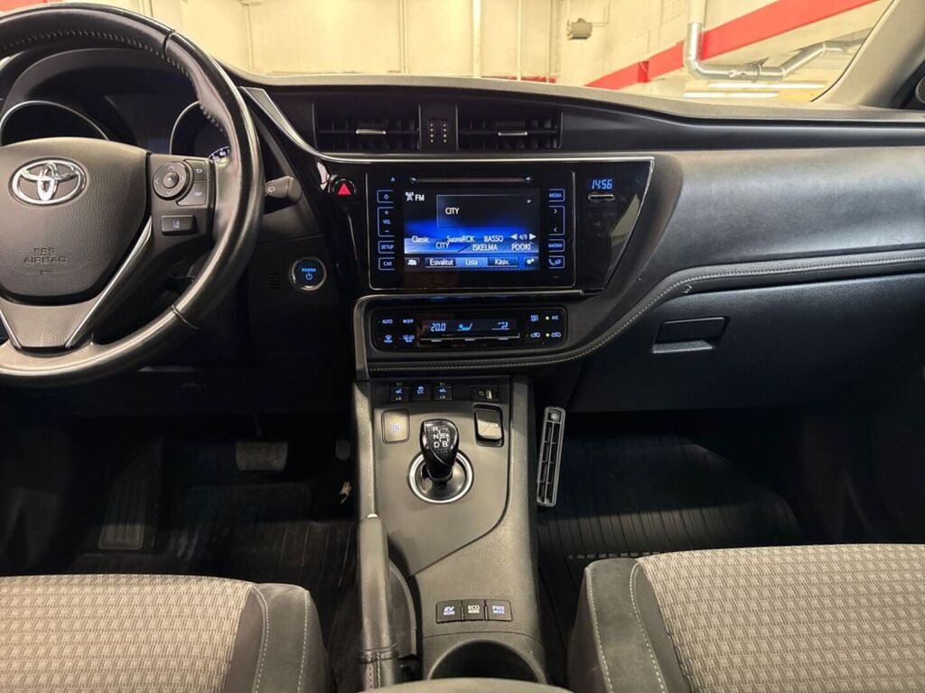 Toyota Auris 2018 Harmaa