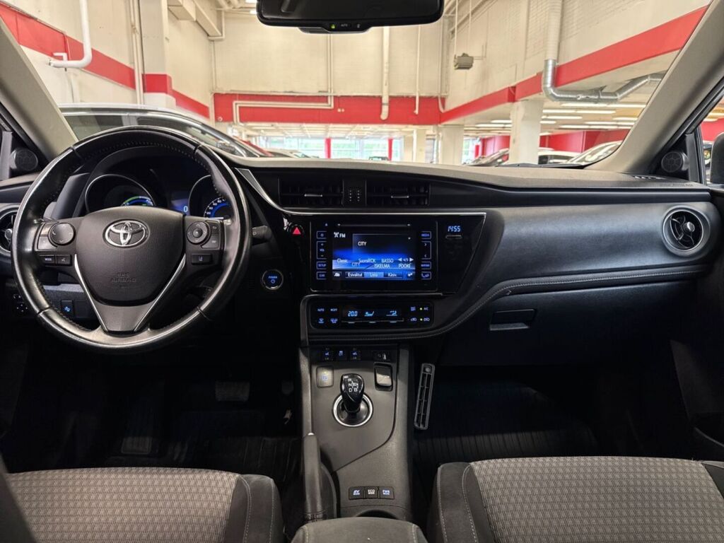 Toyota Auris 2018 Harmaa