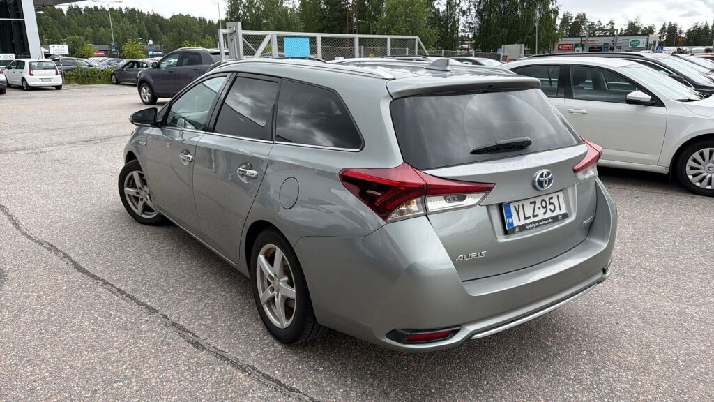 Toyota Auris 2018 Harmaa