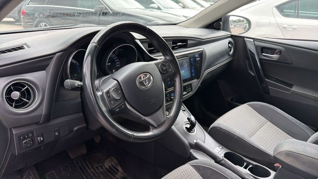 Toyota Auris 2018 Harmaa