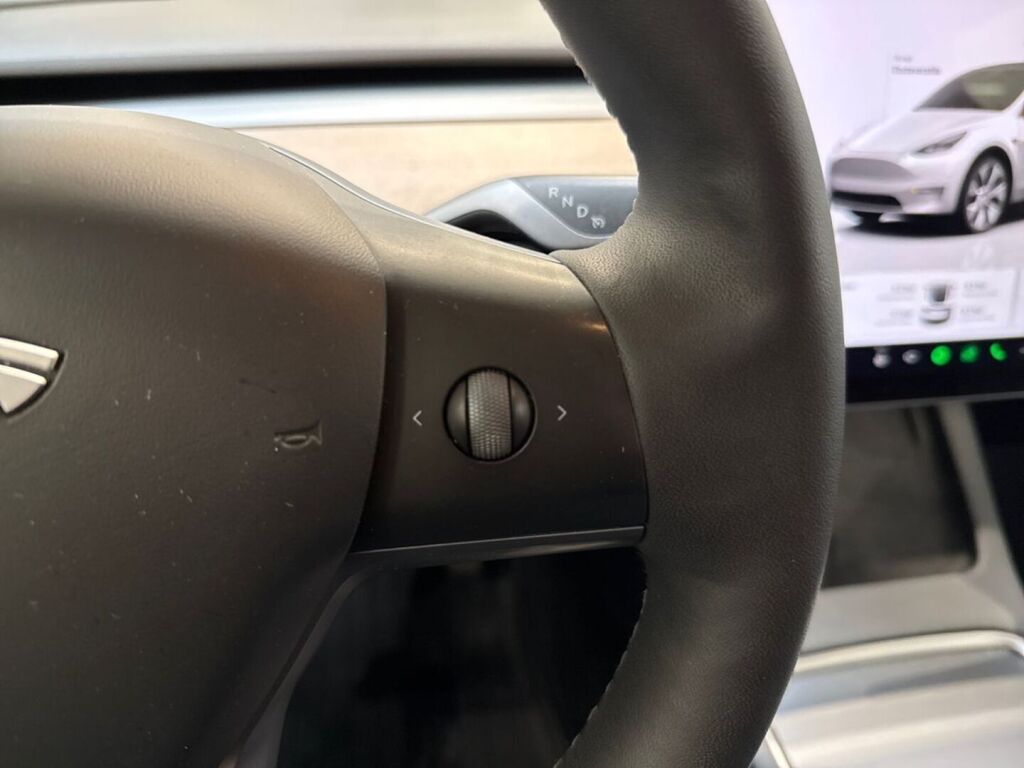 Tesla Model Y 2023 Valkoinen