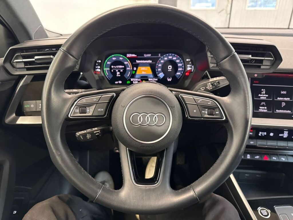 Audi A3 2023 Harmaa