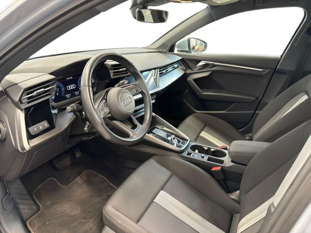 Audi A3 2023 Harmaa