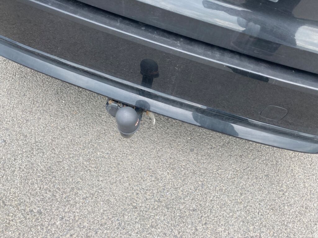 Toyota Corolla 2023 Musta