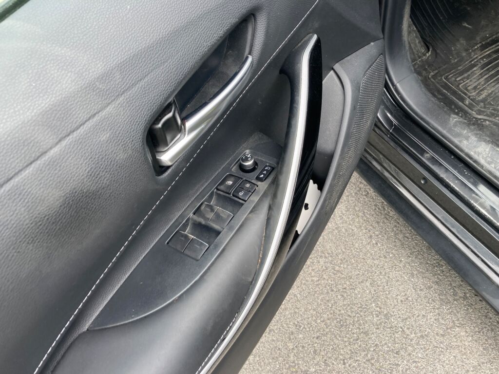 Toyota Corolla 2023 Musta