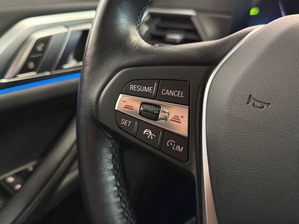 BMW i4 2023 Musta