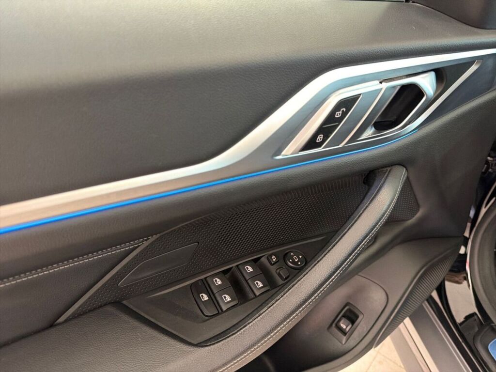 BMW i4 2023 Musta