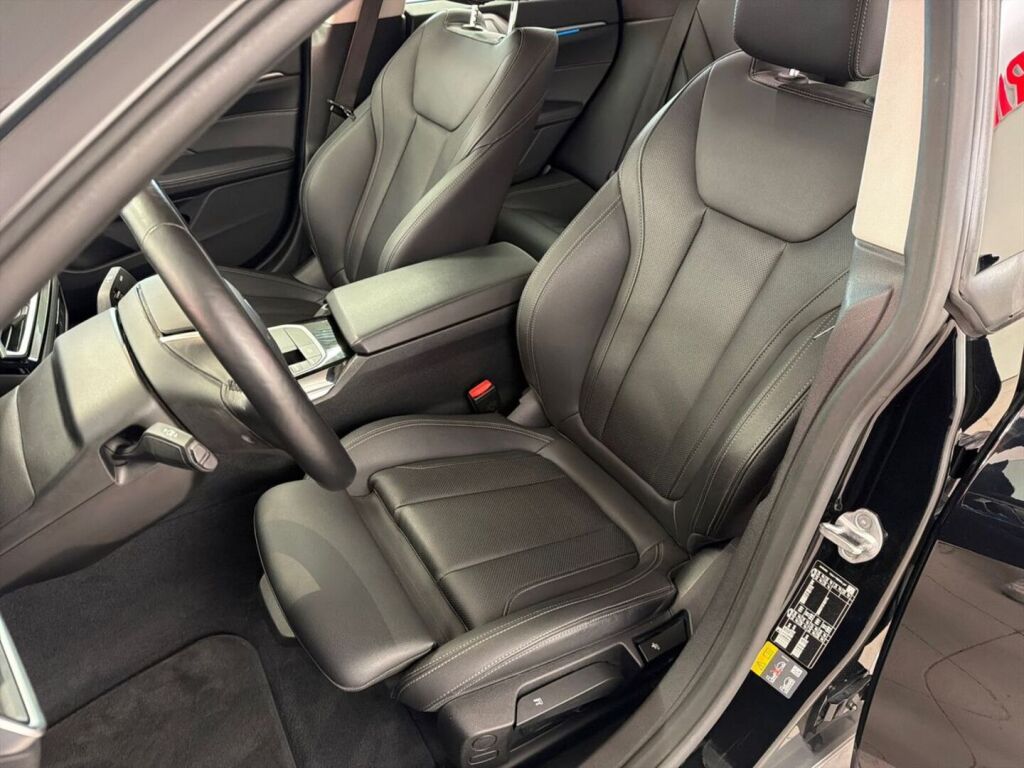 BMW i4 2023 Musta