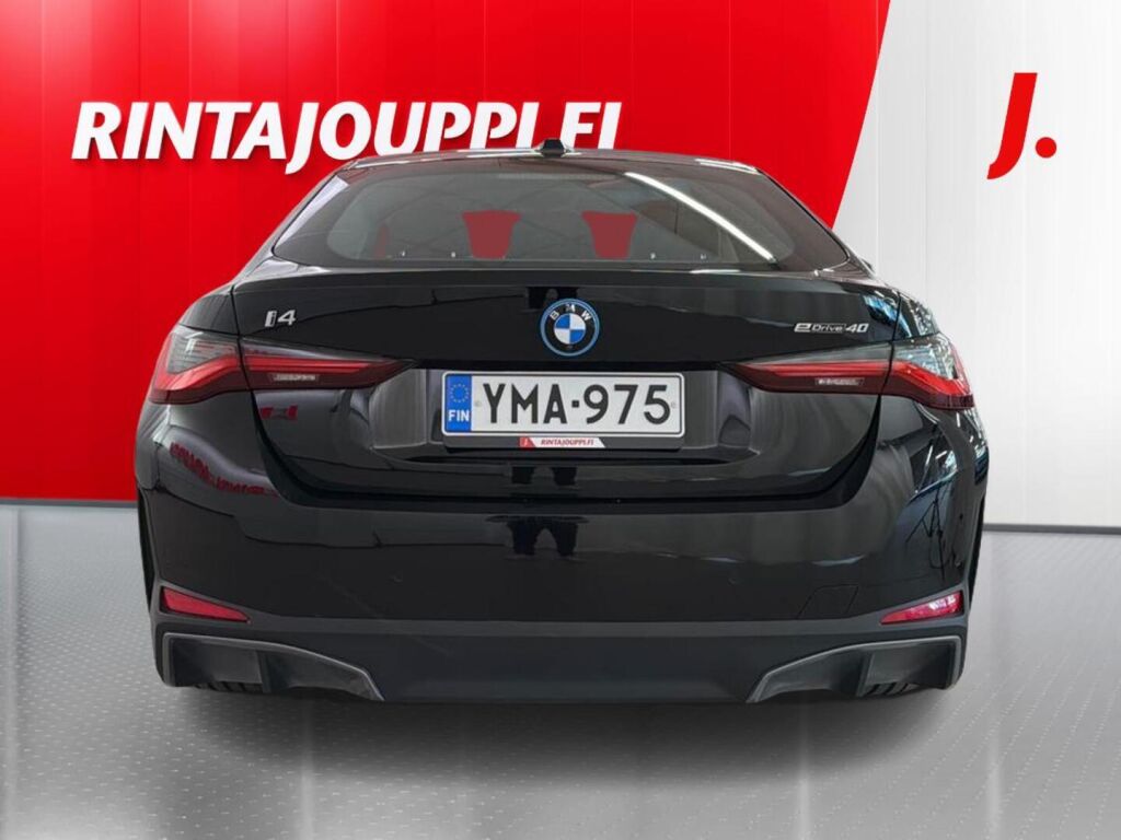 BMW i4 2023 Musta