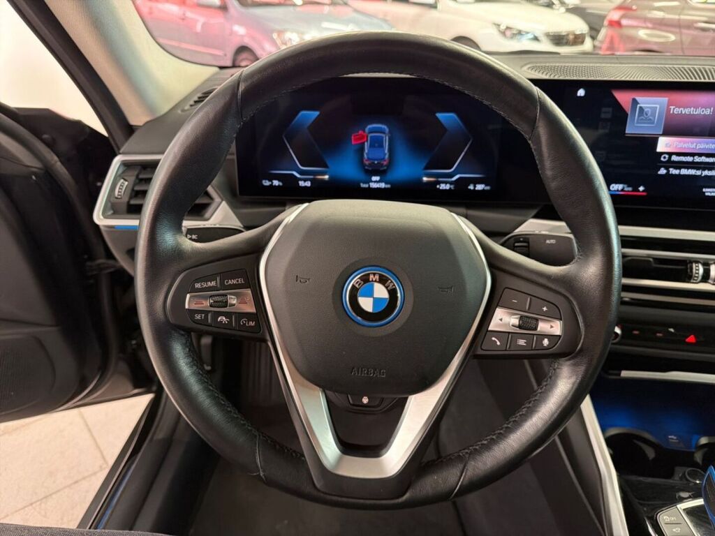 BMW i4 2023 Musta