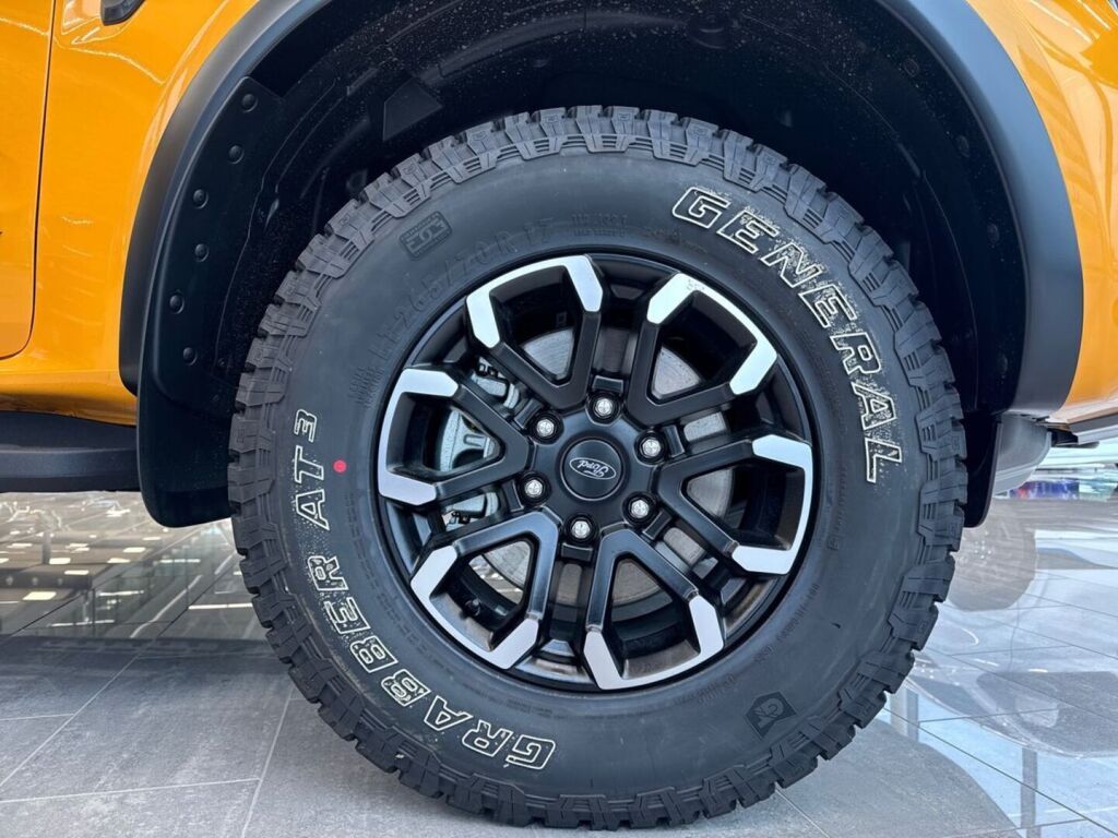 Ford Ranger 2026 Oranssi