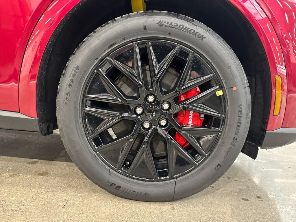 Ford Mustang Mach-E 2026 Punainen