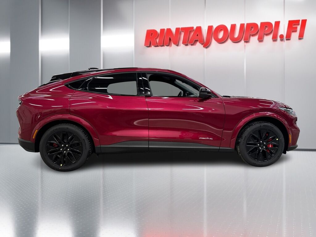 Ford Mustang Mach-E 2026 Punainen