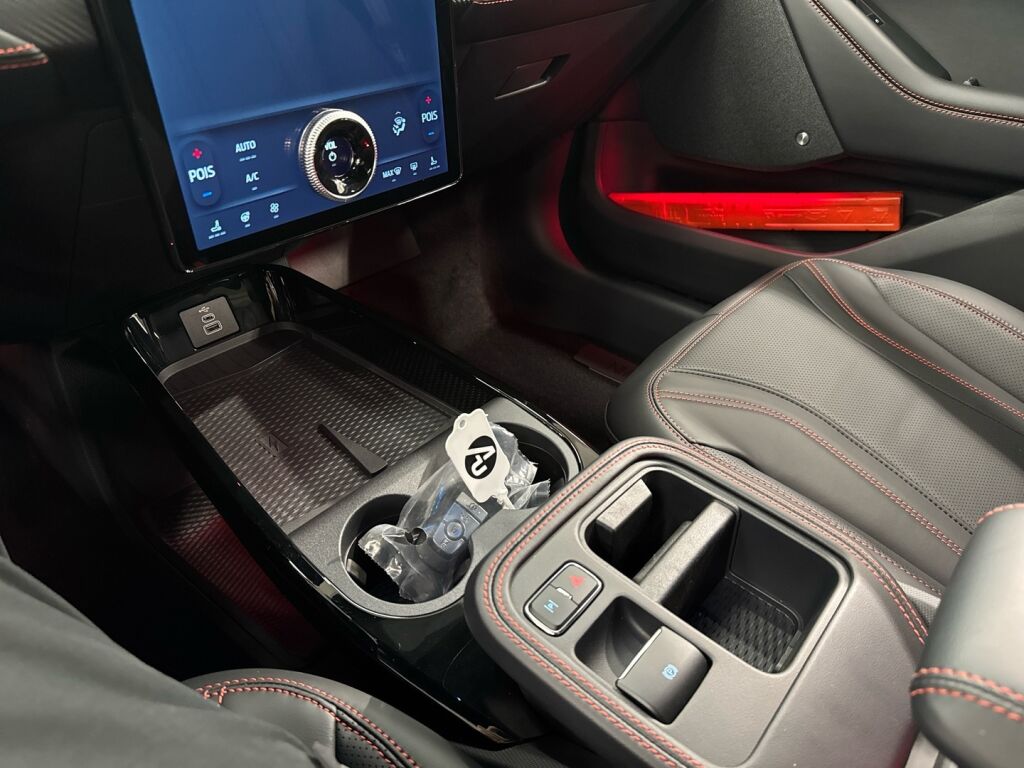 Ford Mustang Mach-E 2026 Punainen