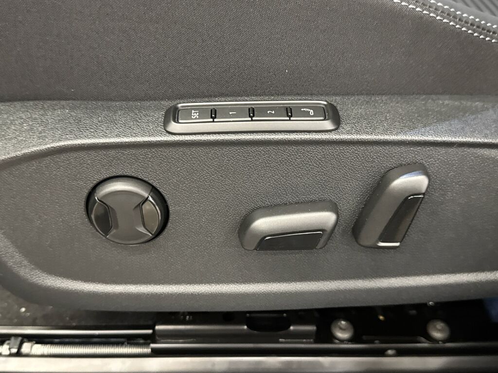 Ford Explorer 2026 Harmaa