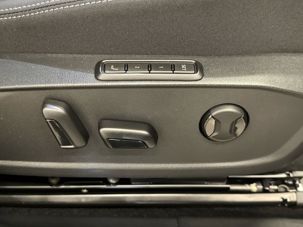 Ford Explorer 2026 Harmaa