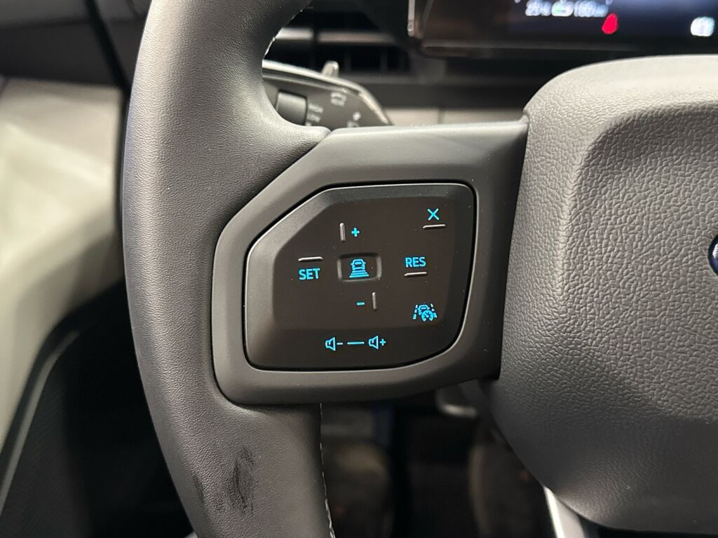 Ford Explorer 2026 Musta