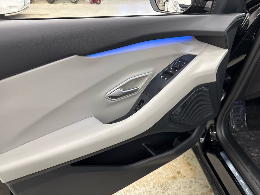 Ford Explorer 2026 Musta