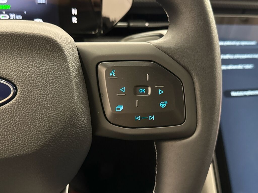 Ford Explorer 2026 Musta