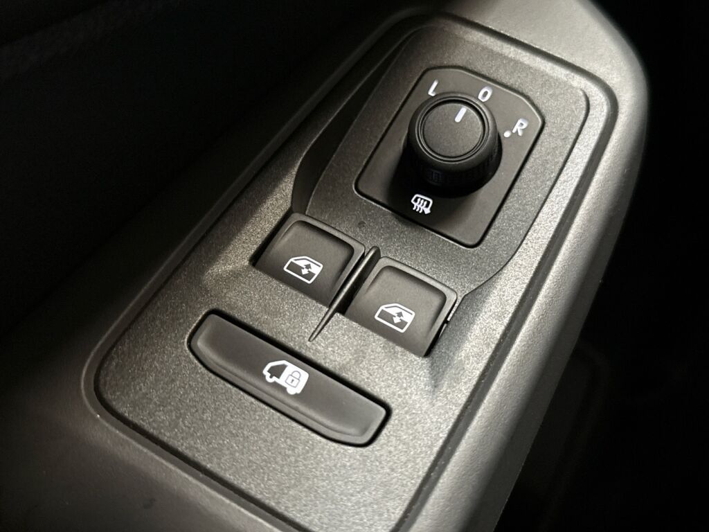 Ford Transit Connect 2026 Musta