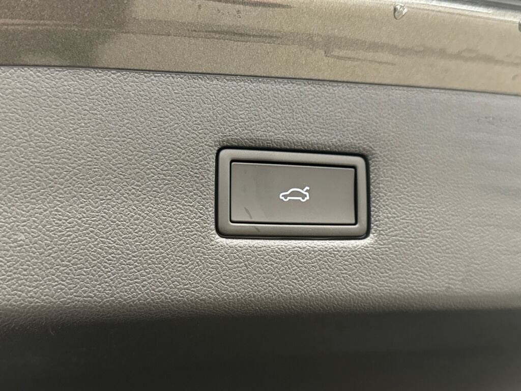 Ford Explorer 2026 Harmaa