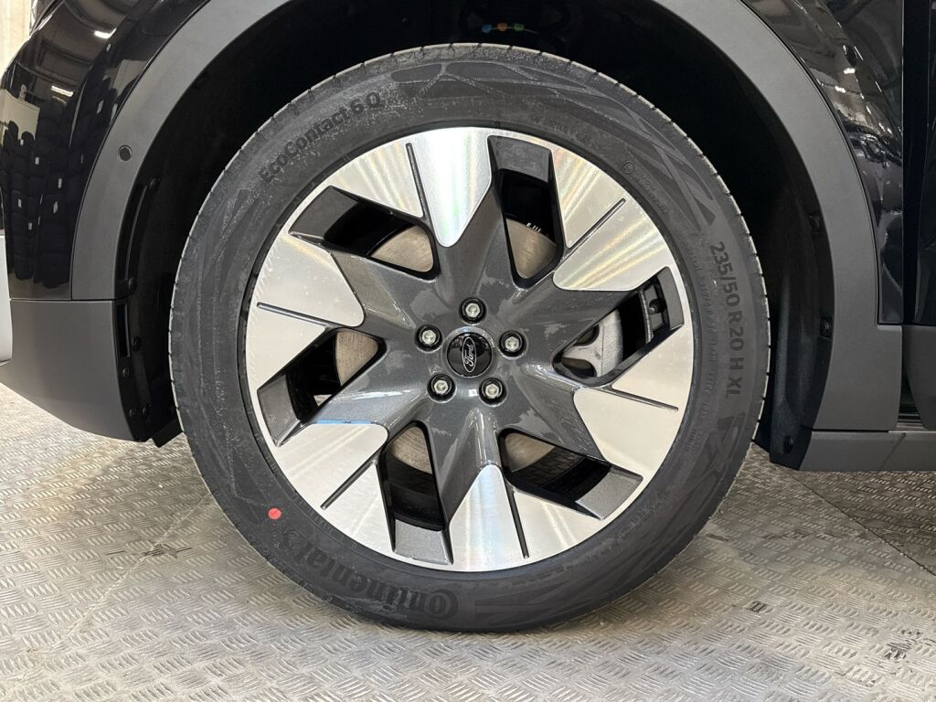 Ford Explorer 2026 Musta