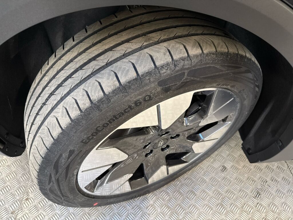 Ford Explorer 2026 Musta