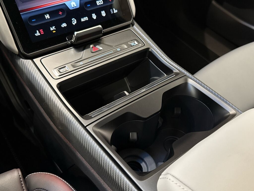 Ford Explorer 2026 Musta