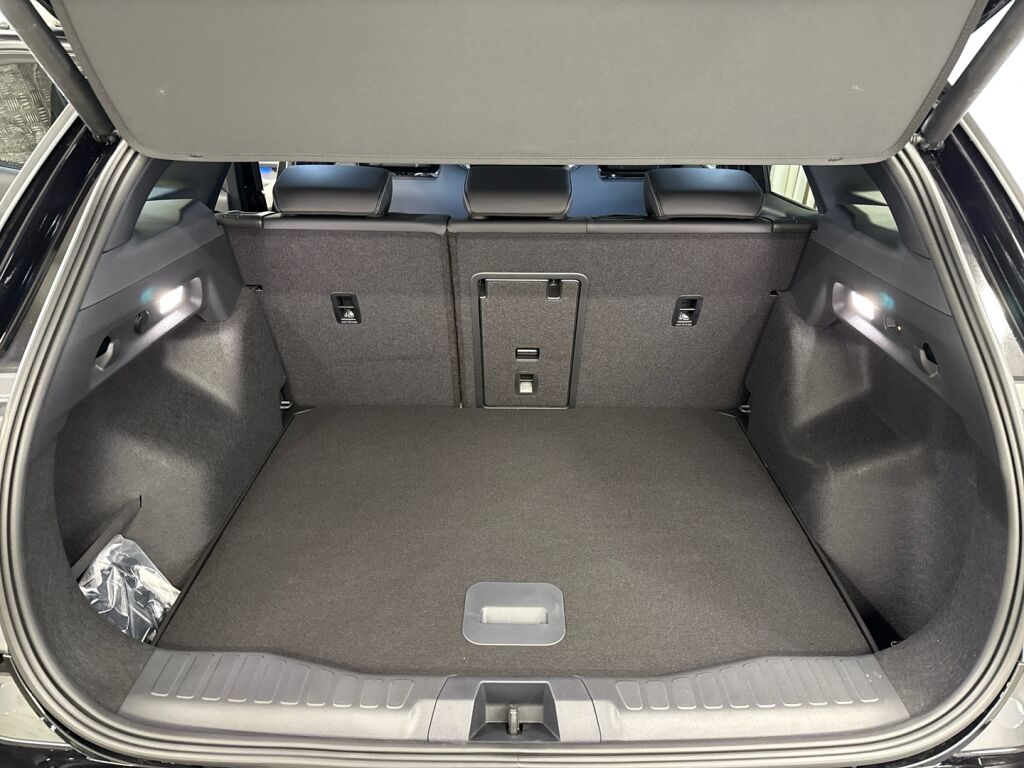 Ford Explorer 2026 Musta