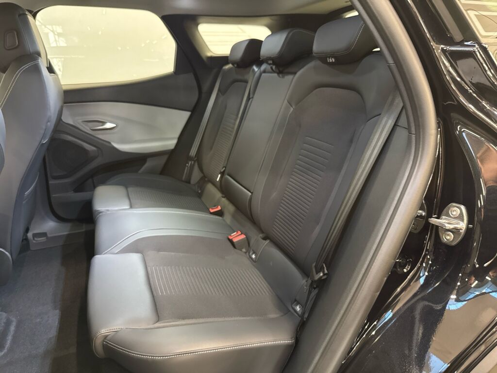 Ford Explorer 2026 Musta