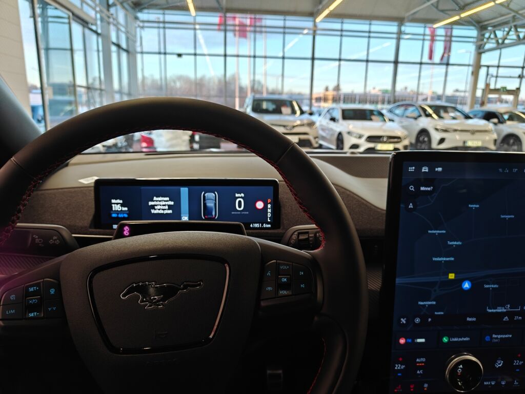 Ford Mustang Mach-E 2023 Valkoinen