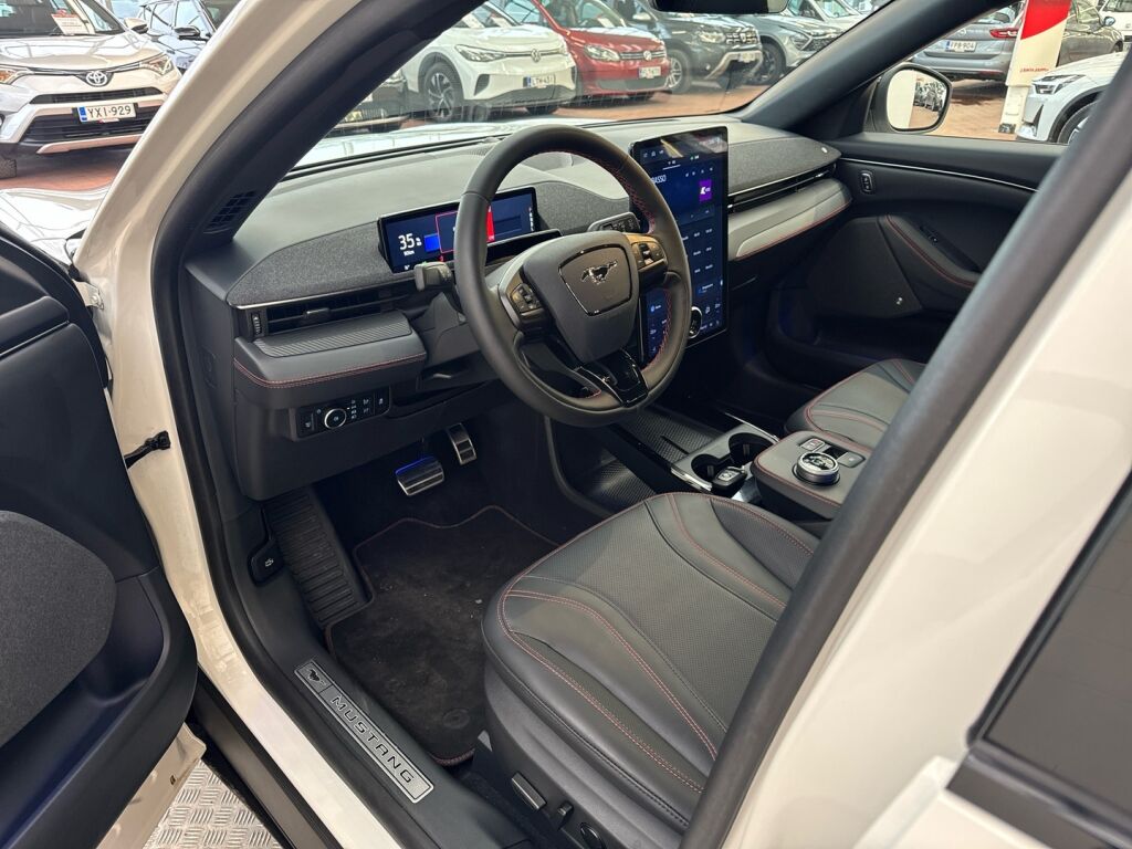 Ford Mustang Mach-E 2023 Valkoinen