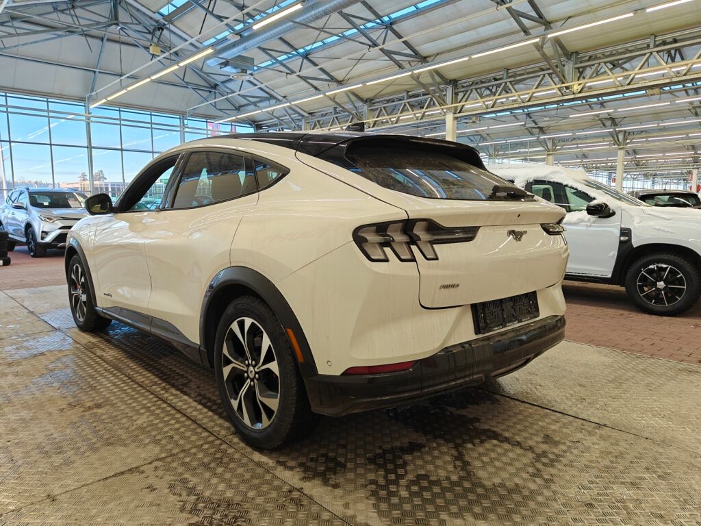 Ford Mustang Mach-E 2023 Valkoinen