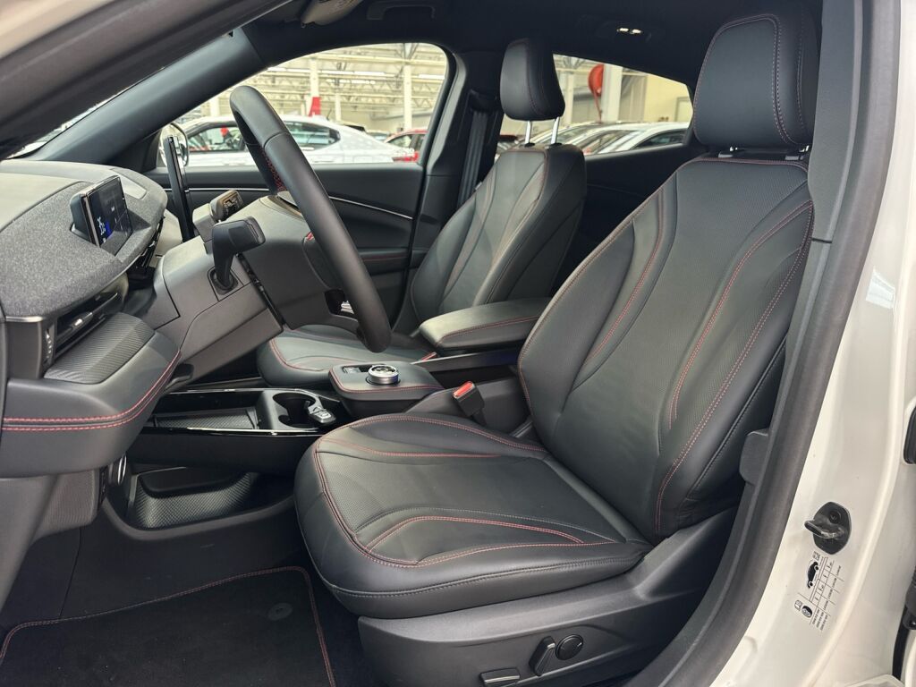 Ford Mustang Mach-E 2023 Valkoinen