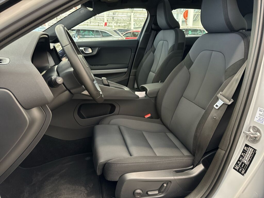 Polestar 2 2023 Harmaa