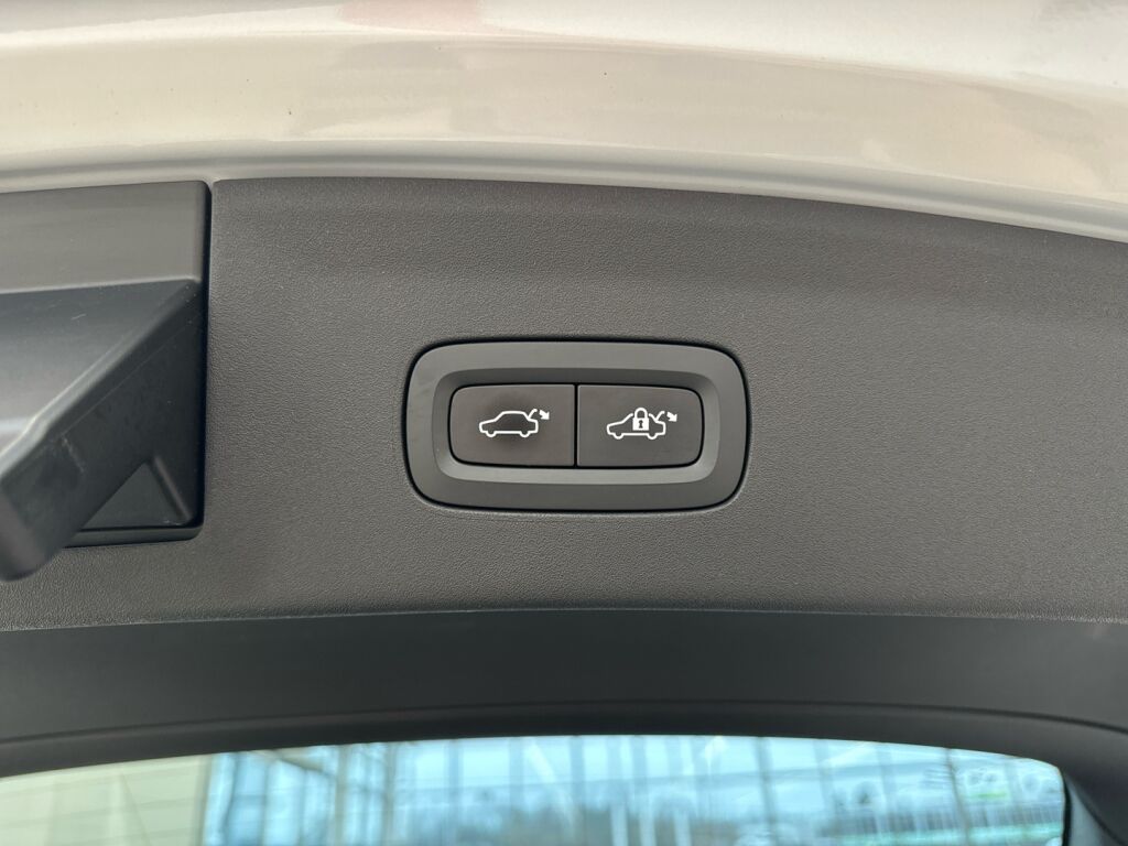 Polestar 2 2023 Harmaa