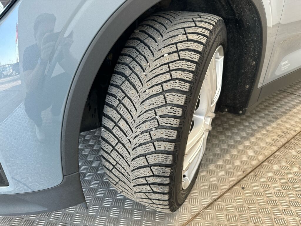 Polestar 2 2023 Metalli harmaa