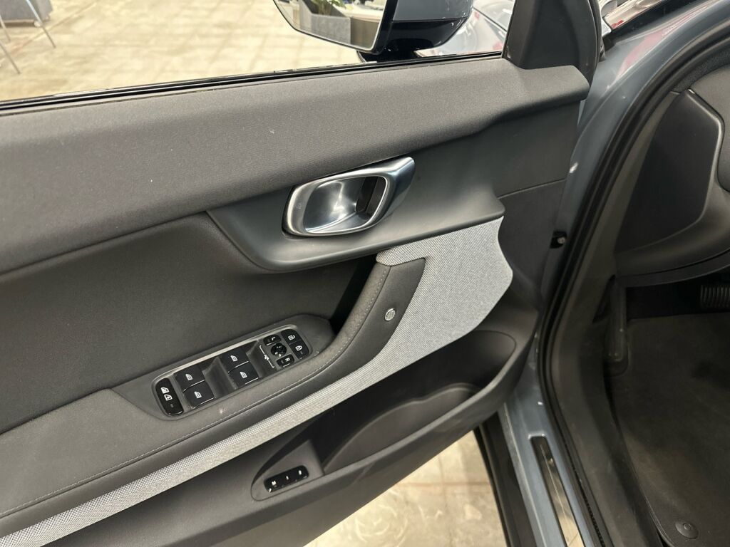 Polestar 2 2021 Harmaa