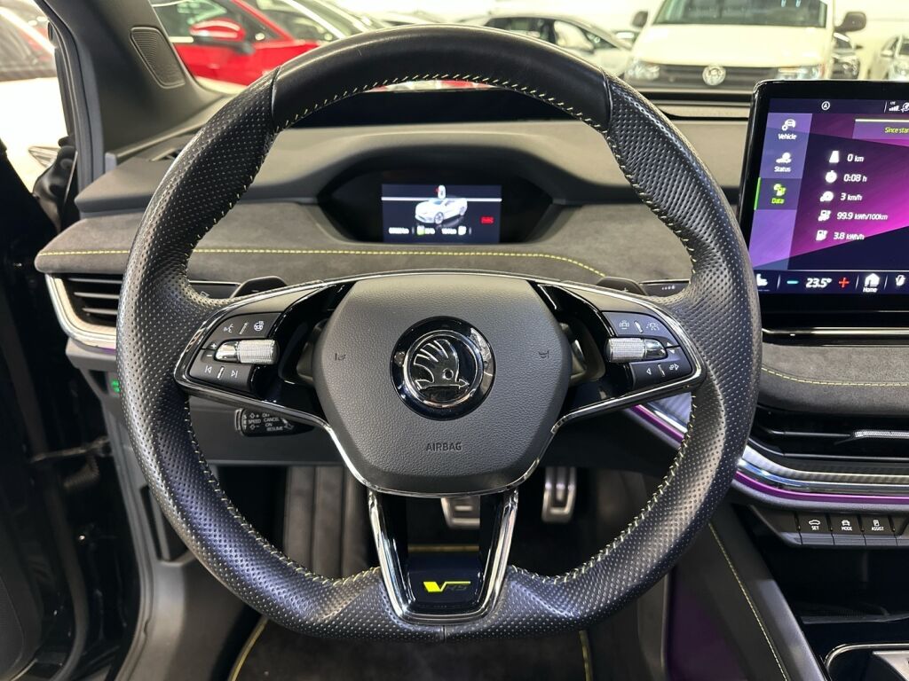 Skoda Enyaq 2022 Musta