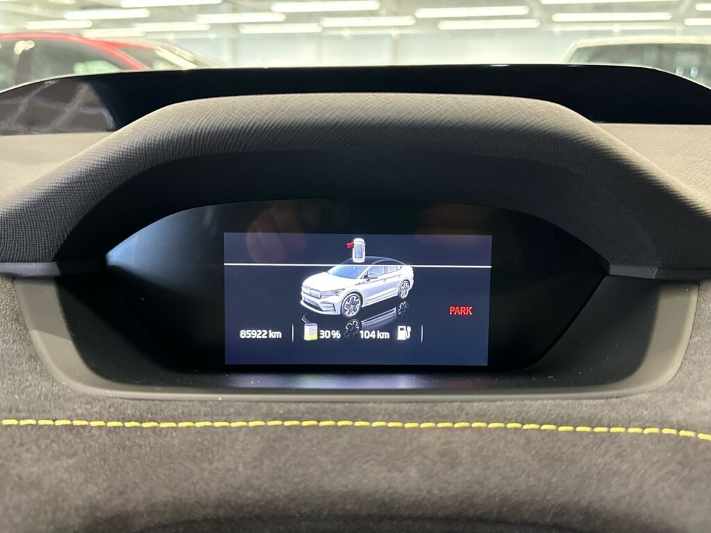 Skoda Enyaq 2022 Musta