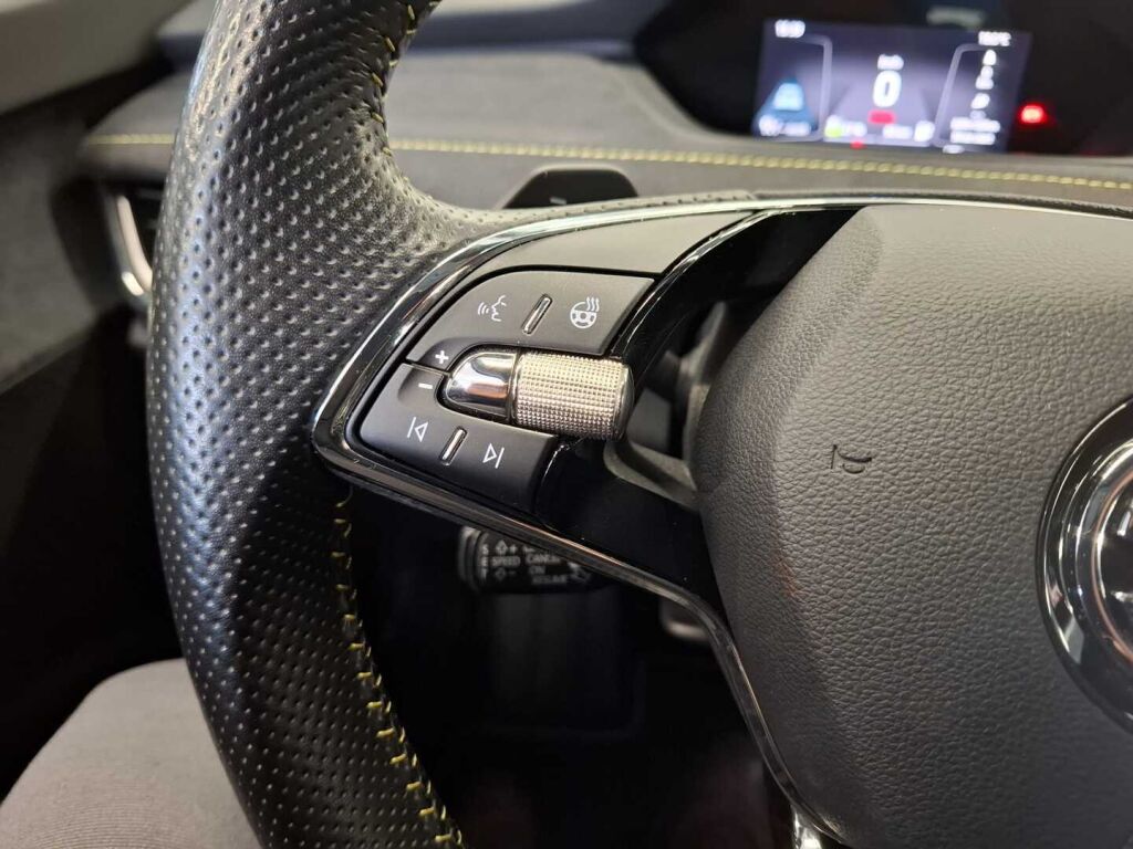 Skoda Enyaq 2022 Musta