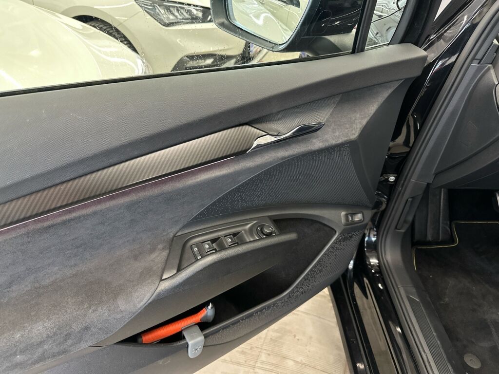 Skoda Enyaq 2022 Musta