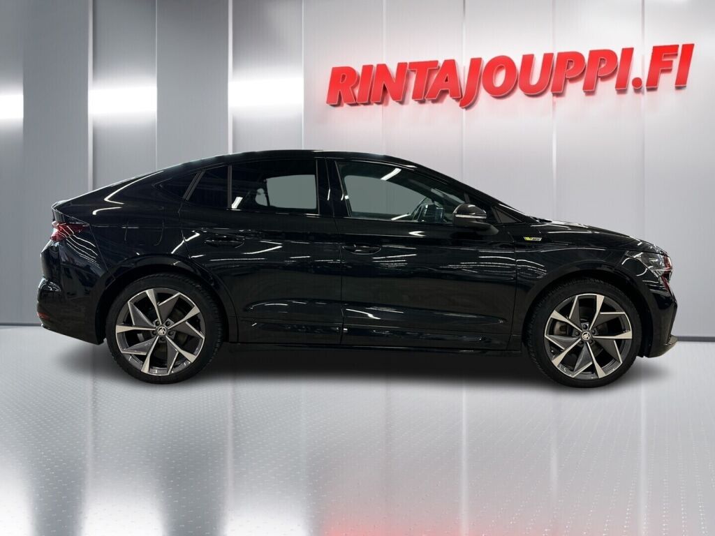 Skoda Enyaq 2022 Musta