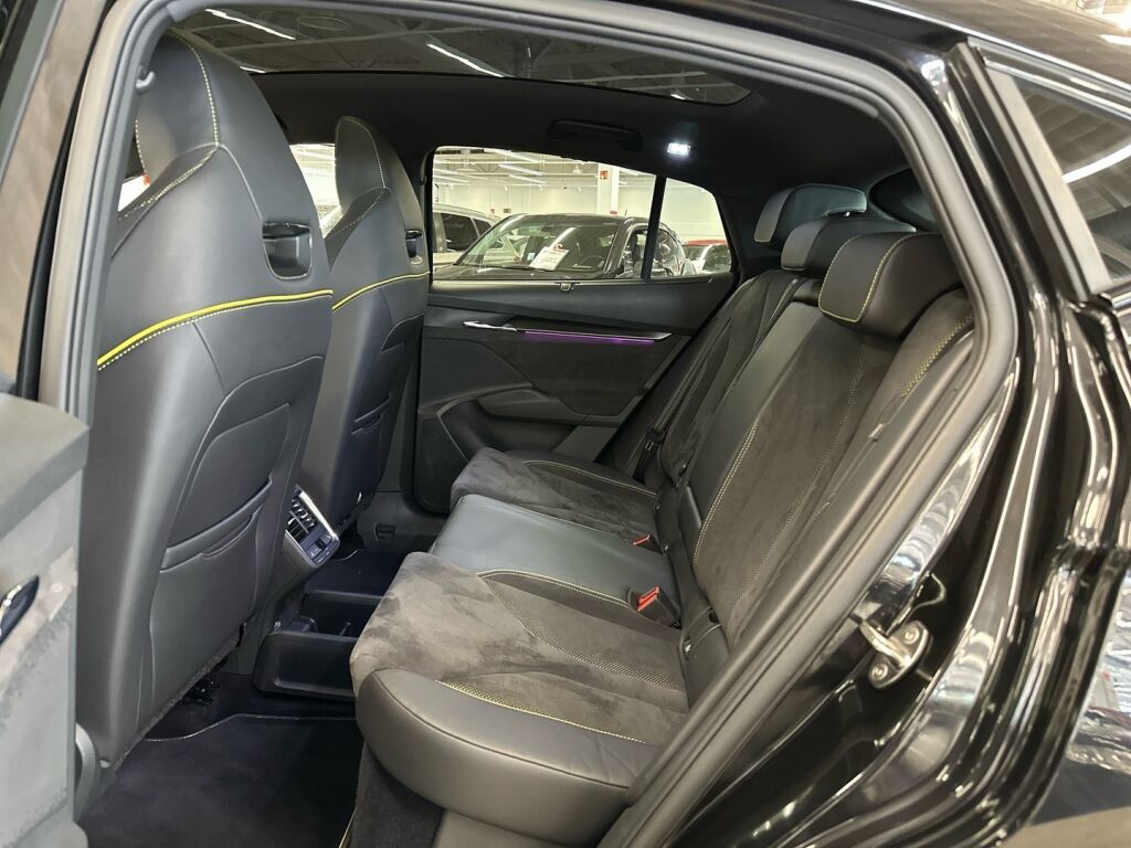 Skoda Enyaq 2022 Musta