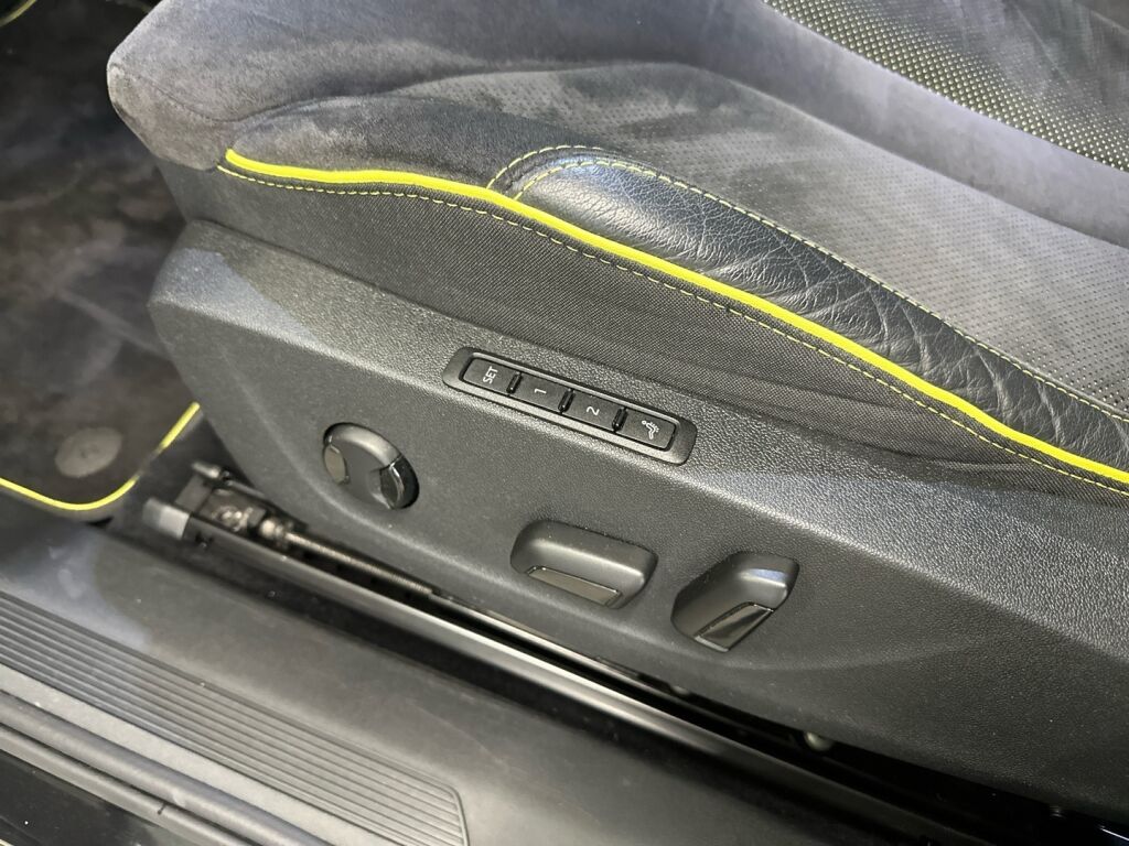 Skoda Enyaq 2022 Musta