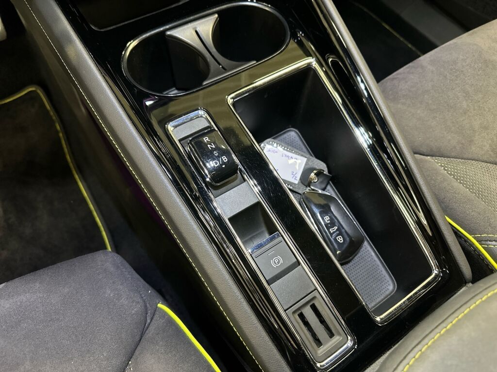 Skoda Enyaq 2022 Musta